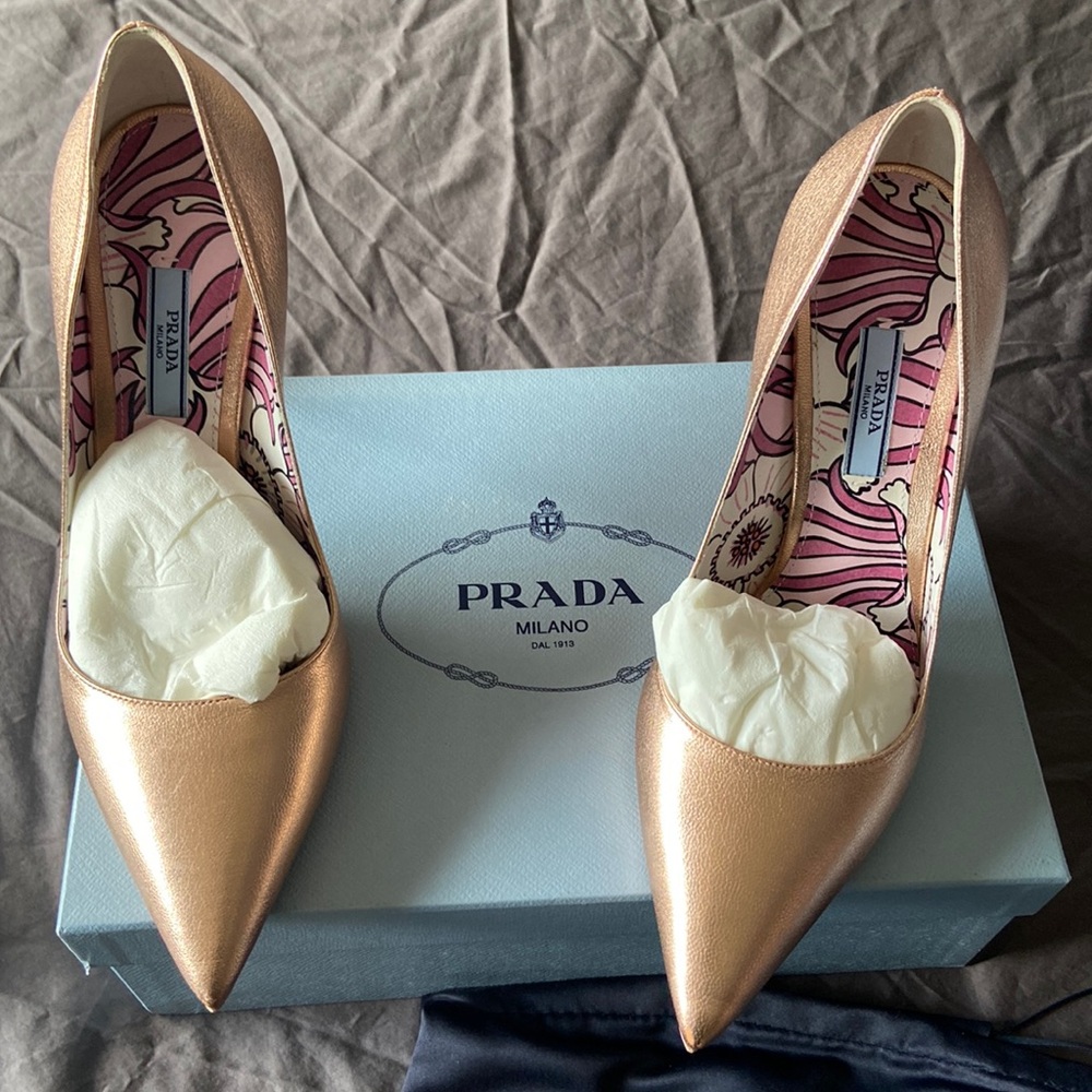prada calzature donna vernice